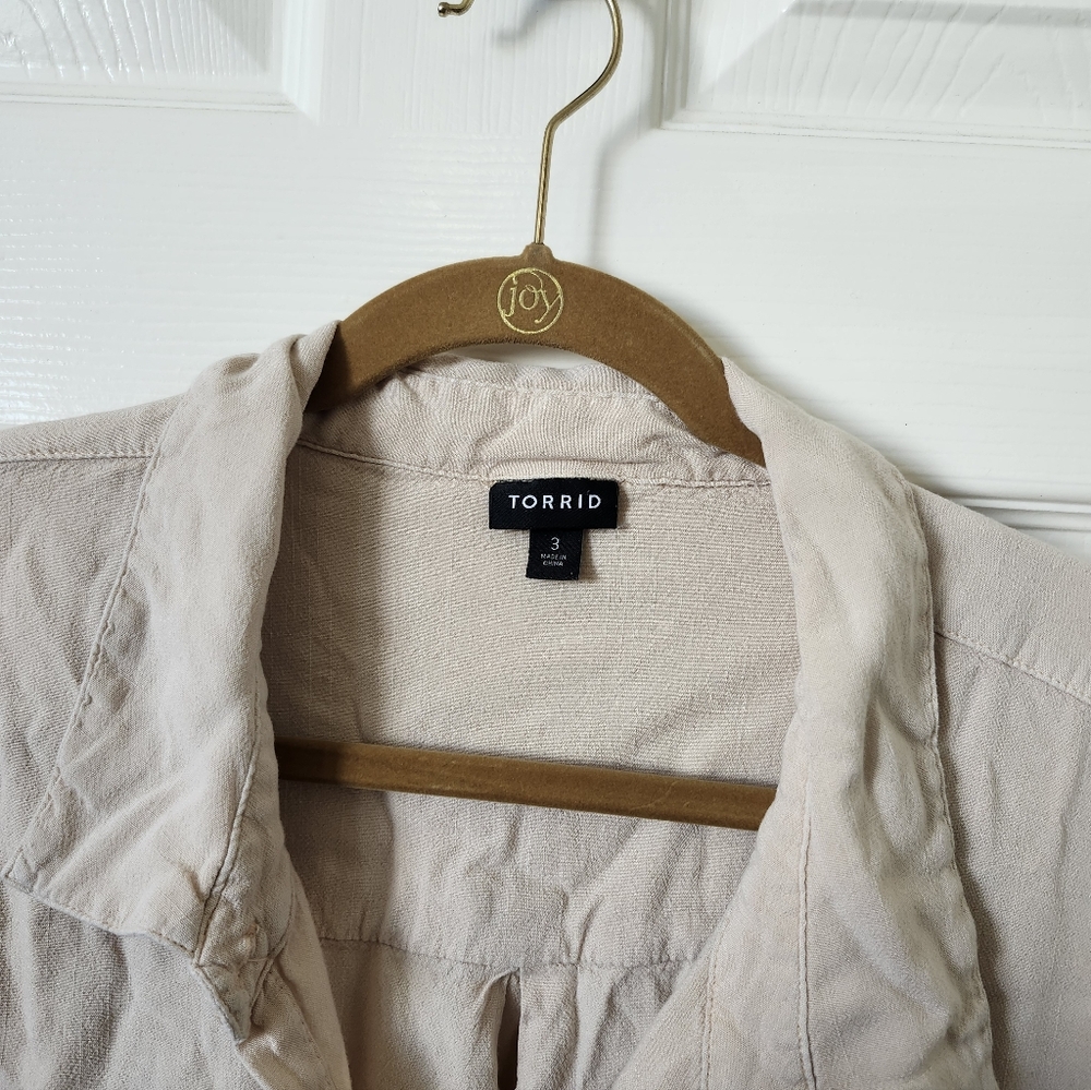 Torrid Cream Button Down Pocket Collar Blouse / L… - image 3